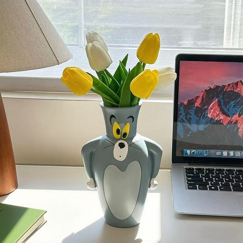 Vase Decor - Jarrón Decorativo con Diseño de Tom